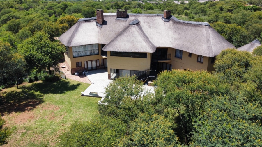 5 Bedroom Property for Sale in Boschenvaal River Front Lodges Free State